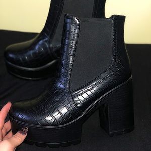 Faux crocodile leather platform boots